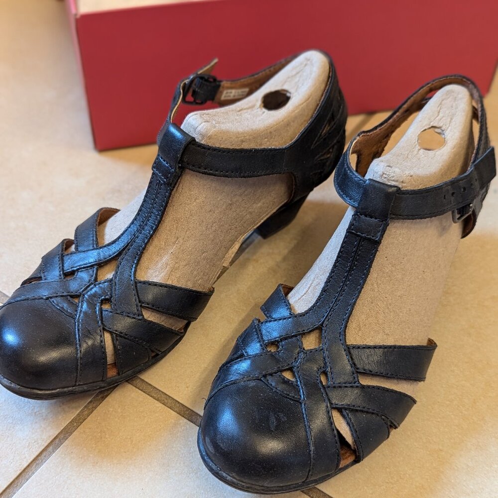 Cobb Hill Women's Aubrey Leather T-Strap Heels - Like New